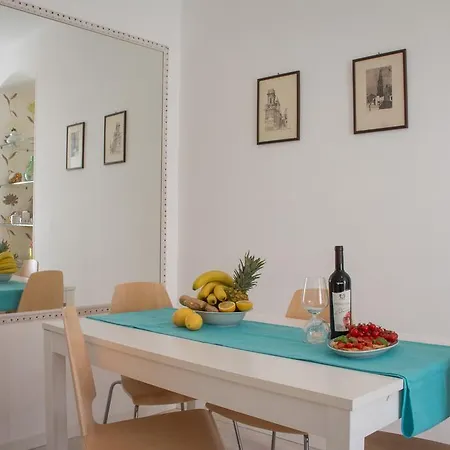 Apartment Piazza Palmieri *